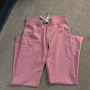 FIGS Women's Kade Cargo Scrub Pants Mauve